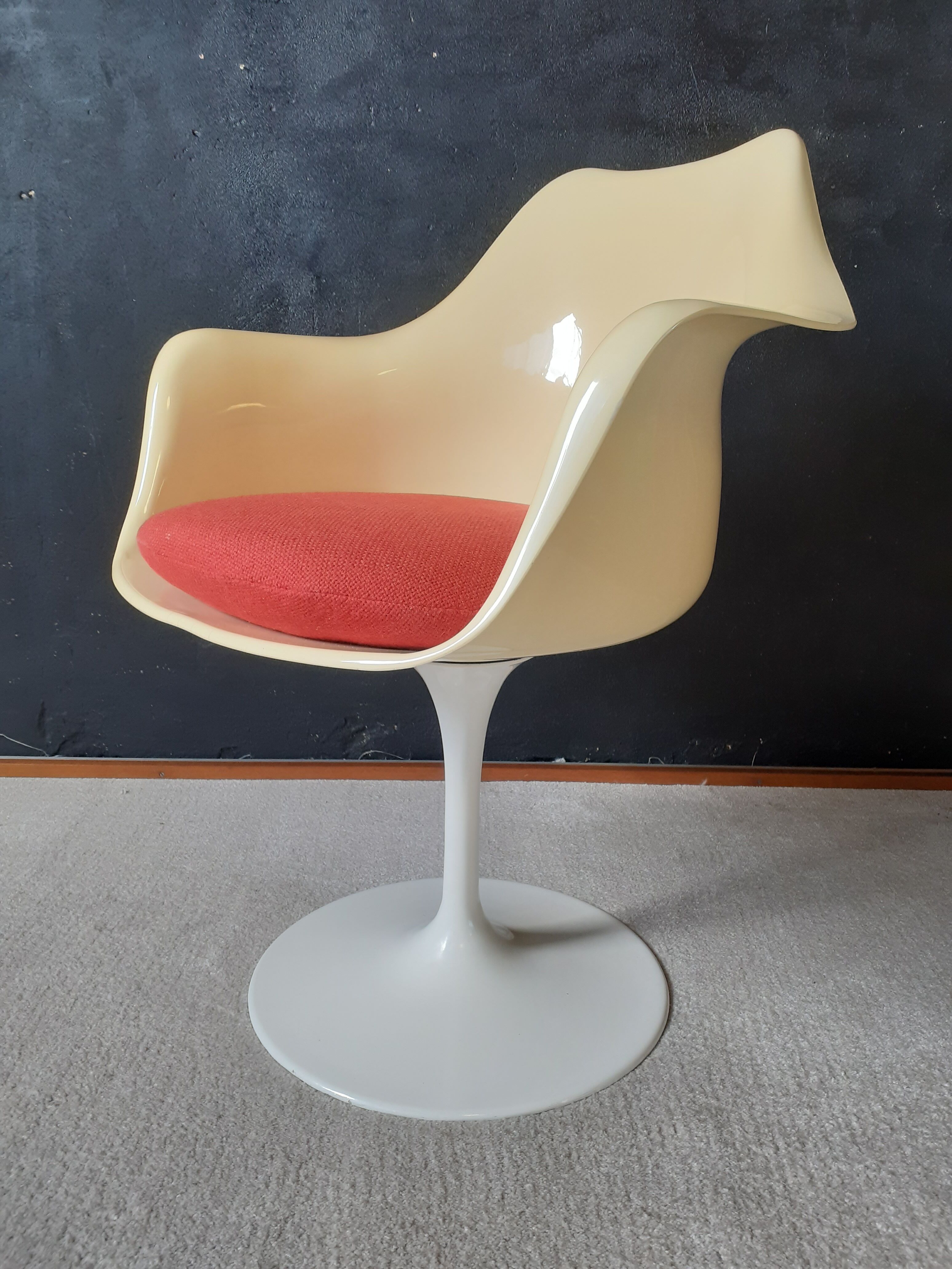 Italian swivel chair "tulip", design Rudi Bonzanini circa 1970
