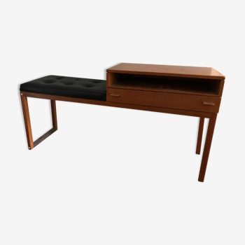 Scandinavian entrance bench