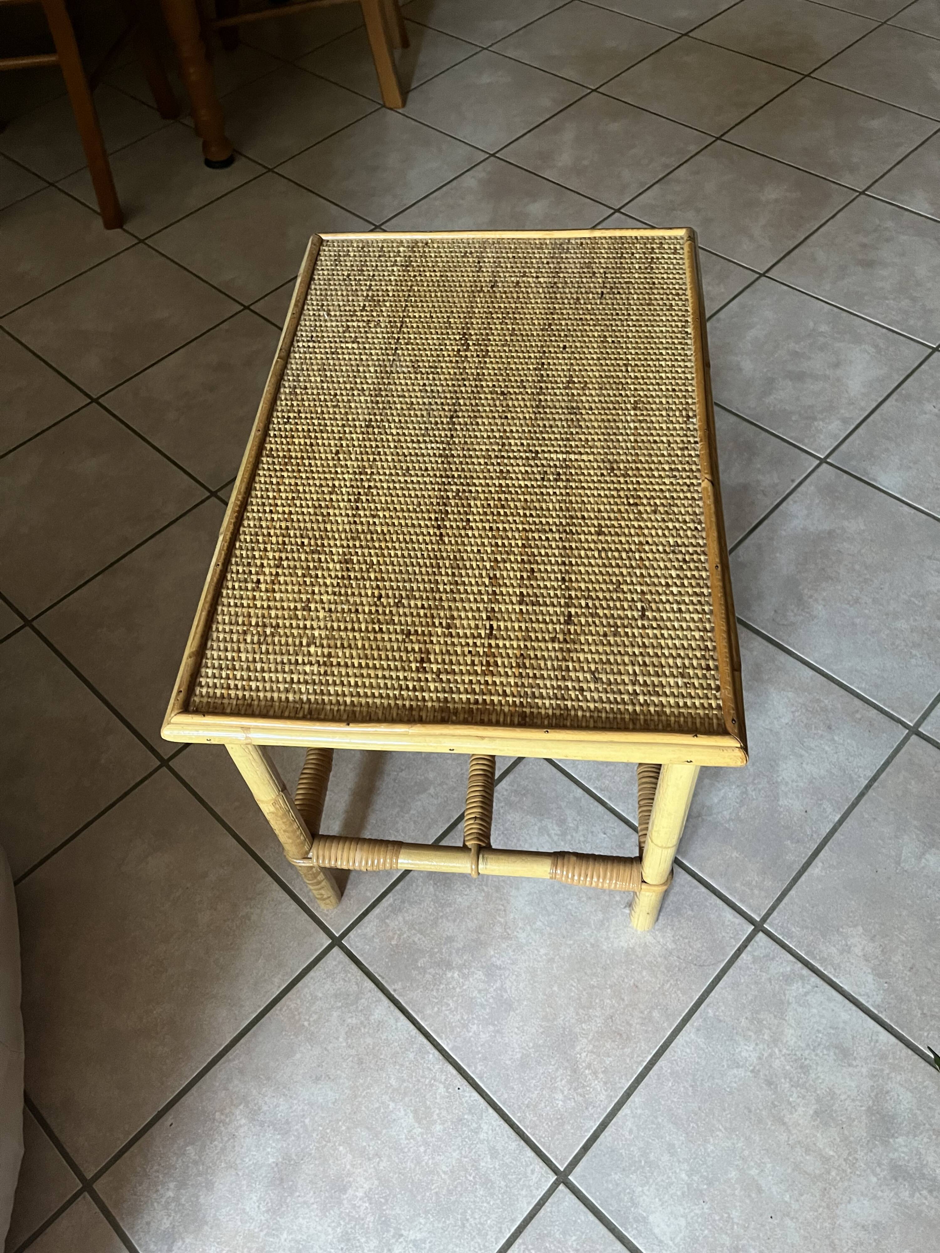 Table basse en bambou et rotin