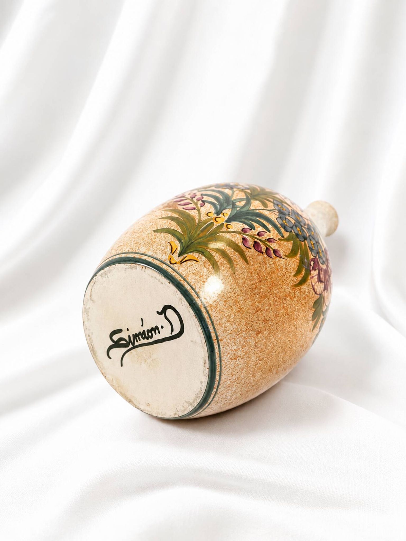 Magnificent vintage vase signed Simon-D – Glazed ceramic with floral decoration.