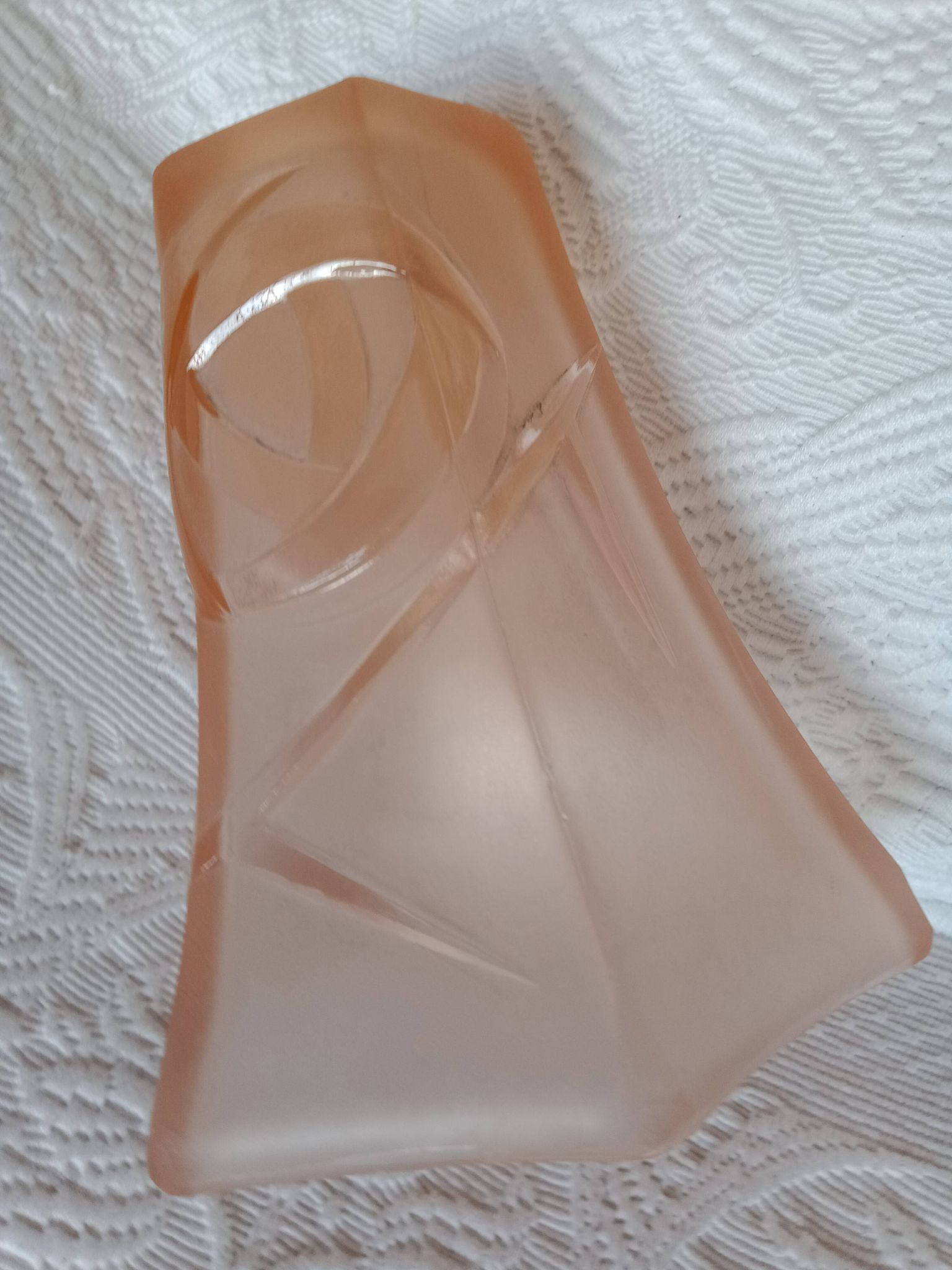 Tulipe en cloche - verre rose mat décor géométrique clair