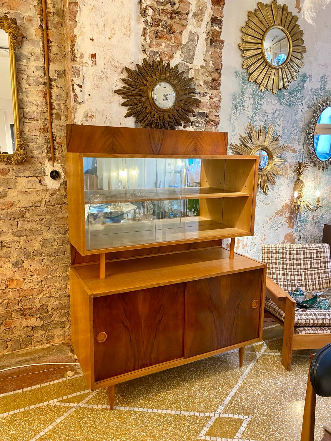 Buffet / Vitrine / Vaisselier deux corps vintage 1960