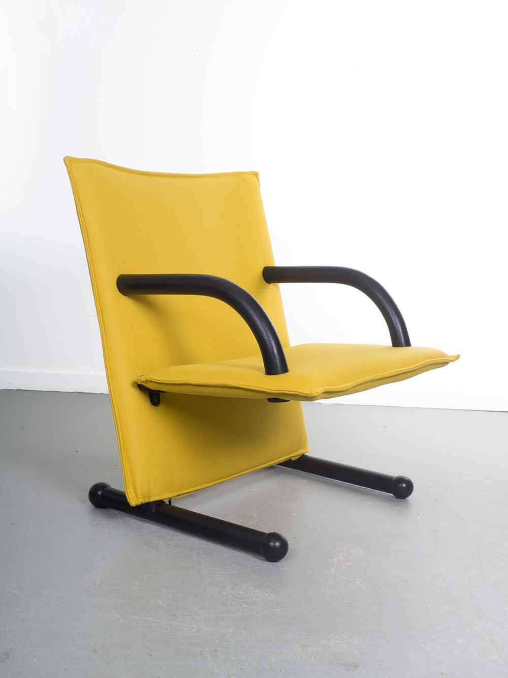 Arflex T-line chair – Burkhard Vogtherr