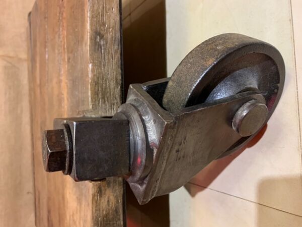 Table basse ancien chariot industriel