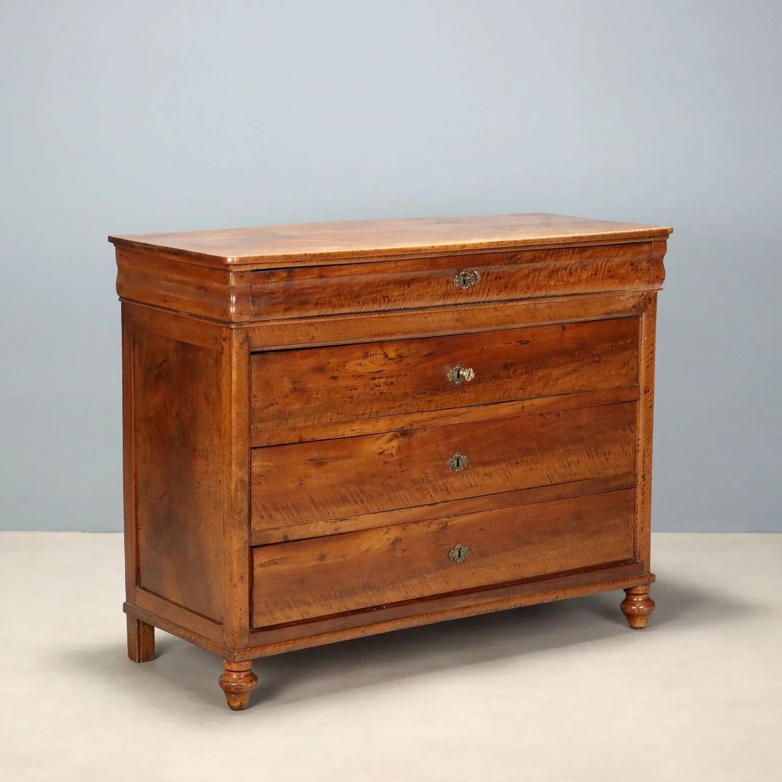 Carlo X commode in walnut - Italy 19th century