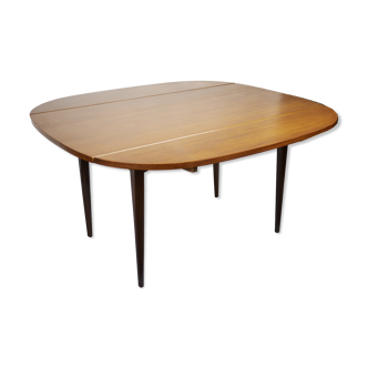 Elliots of Newbury 1960s extendable mid-century teak dining table