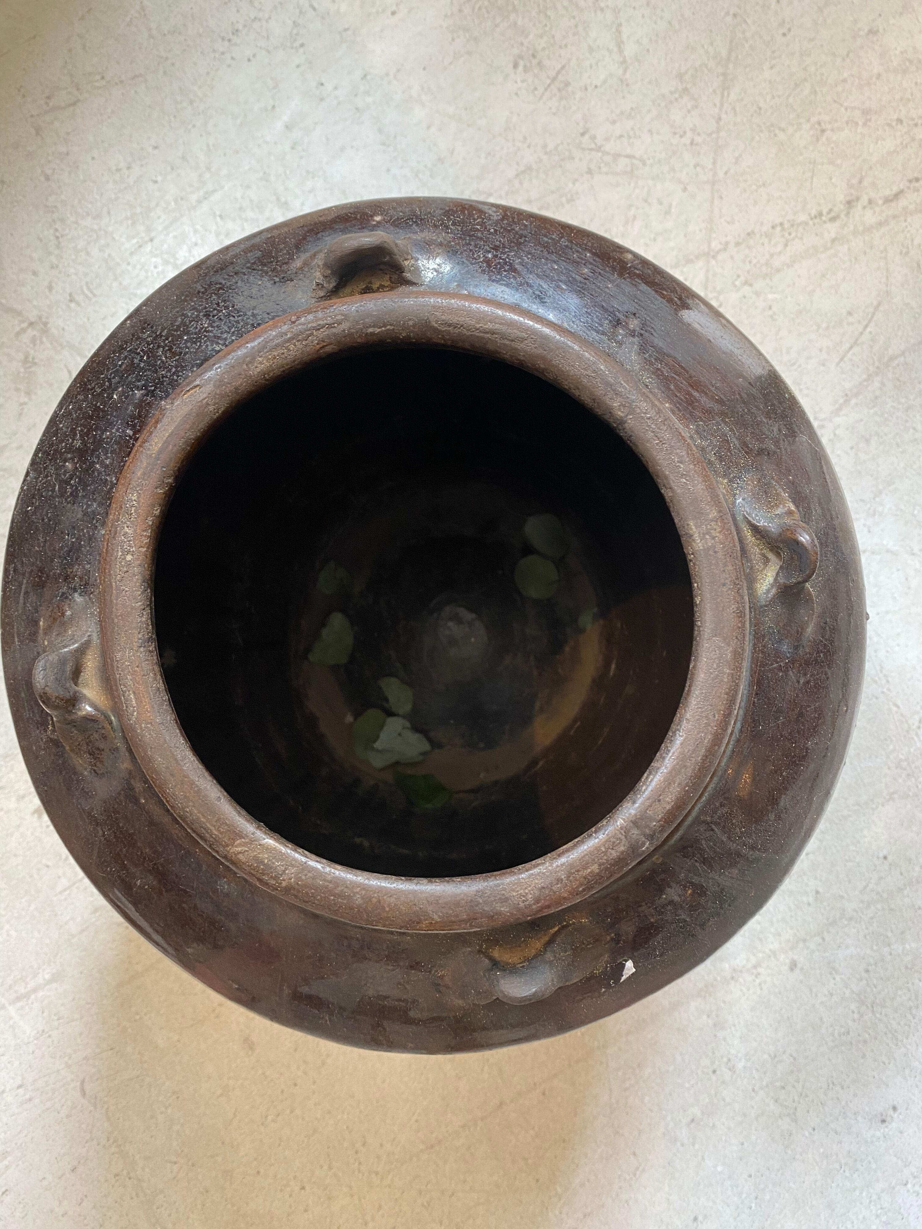 Chinese jar in black glazed stoneware