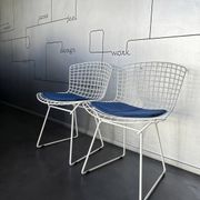 Pair of dining chairs 420 by Harry Bertoia for Knoll International, 1970s.