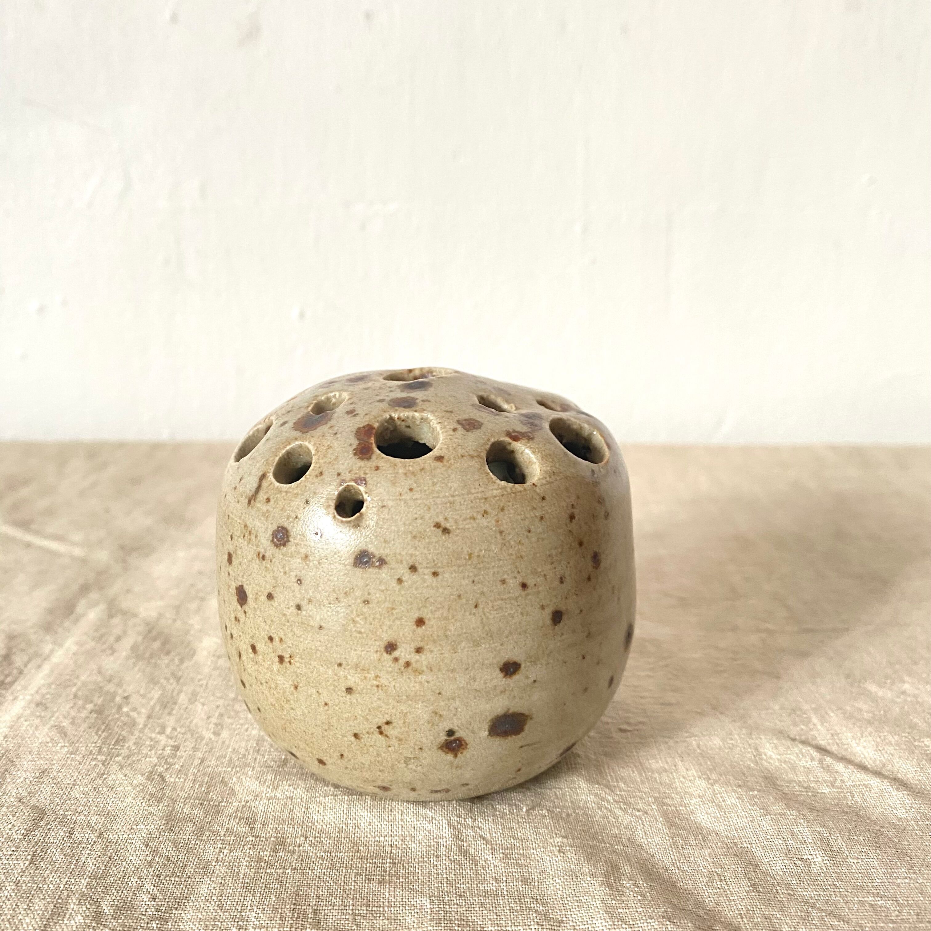 Pique flowers in vintage stoneware