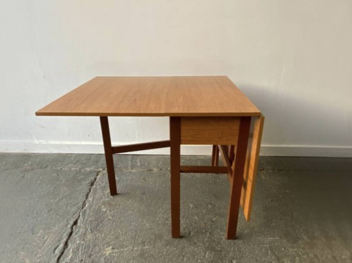 1960s Mid-Century vintage extendable drop leaf Formica dining table