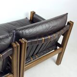 Canapé deux places en noyer et cuir par Boris Hála pour Ton, 1986