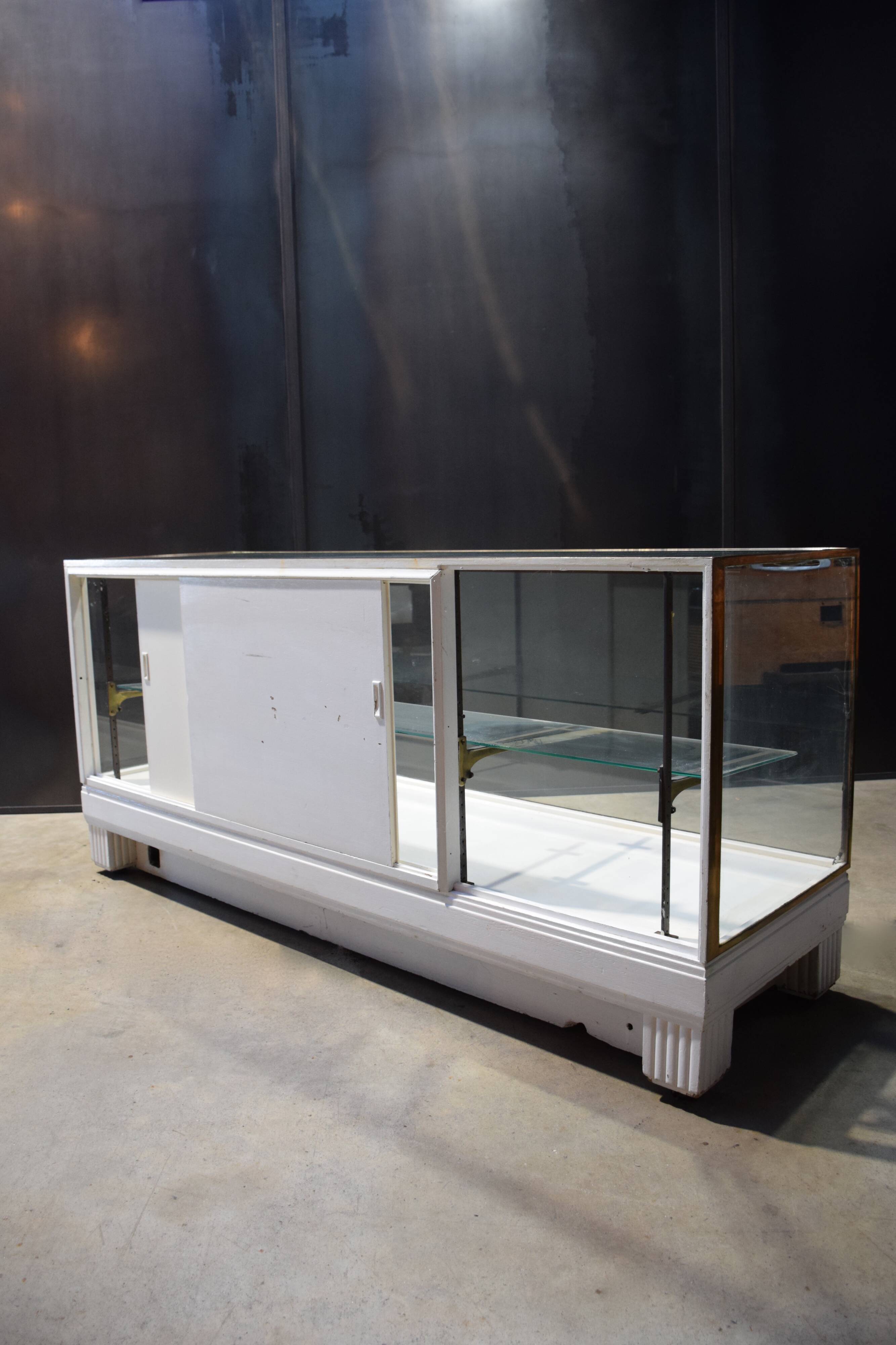 Display cabinet - 1920s