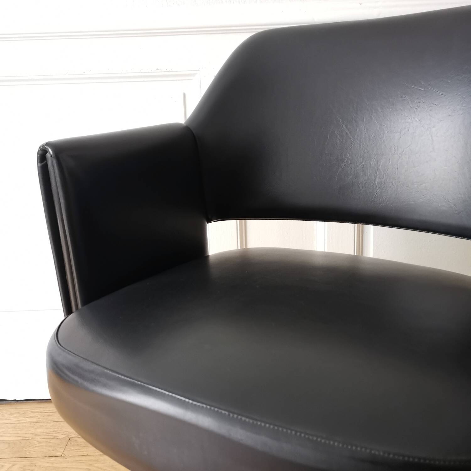 "Deauville" executive chair, Airborne edition, 1960.