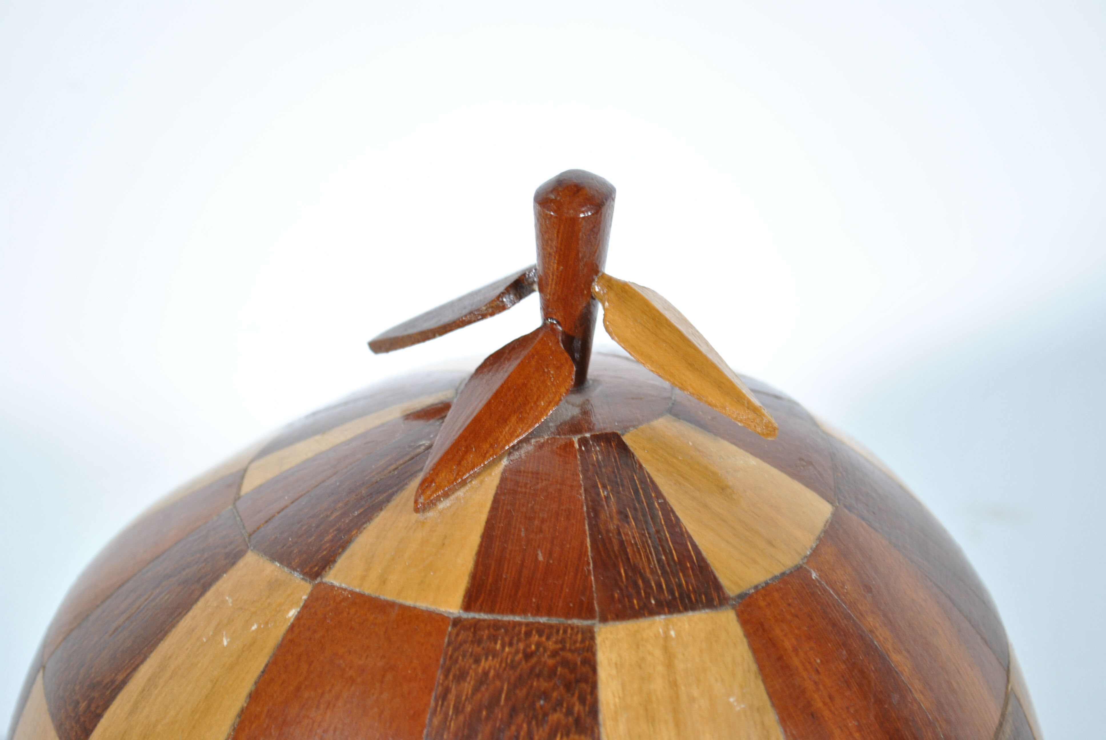Coconut ice bucket in marquetry 1970