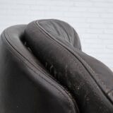Années 1970, fauteuil vintage danois en cuir par HWKlein, bon état d'origine.