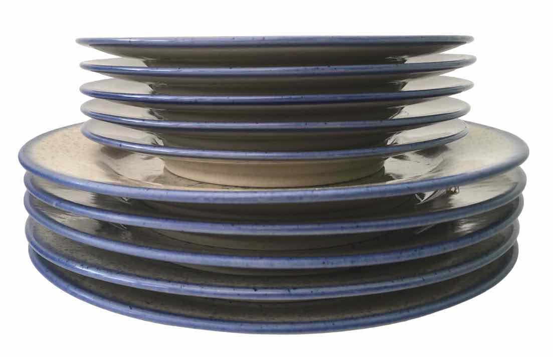 Set of 10 plates in stoneware from Poland