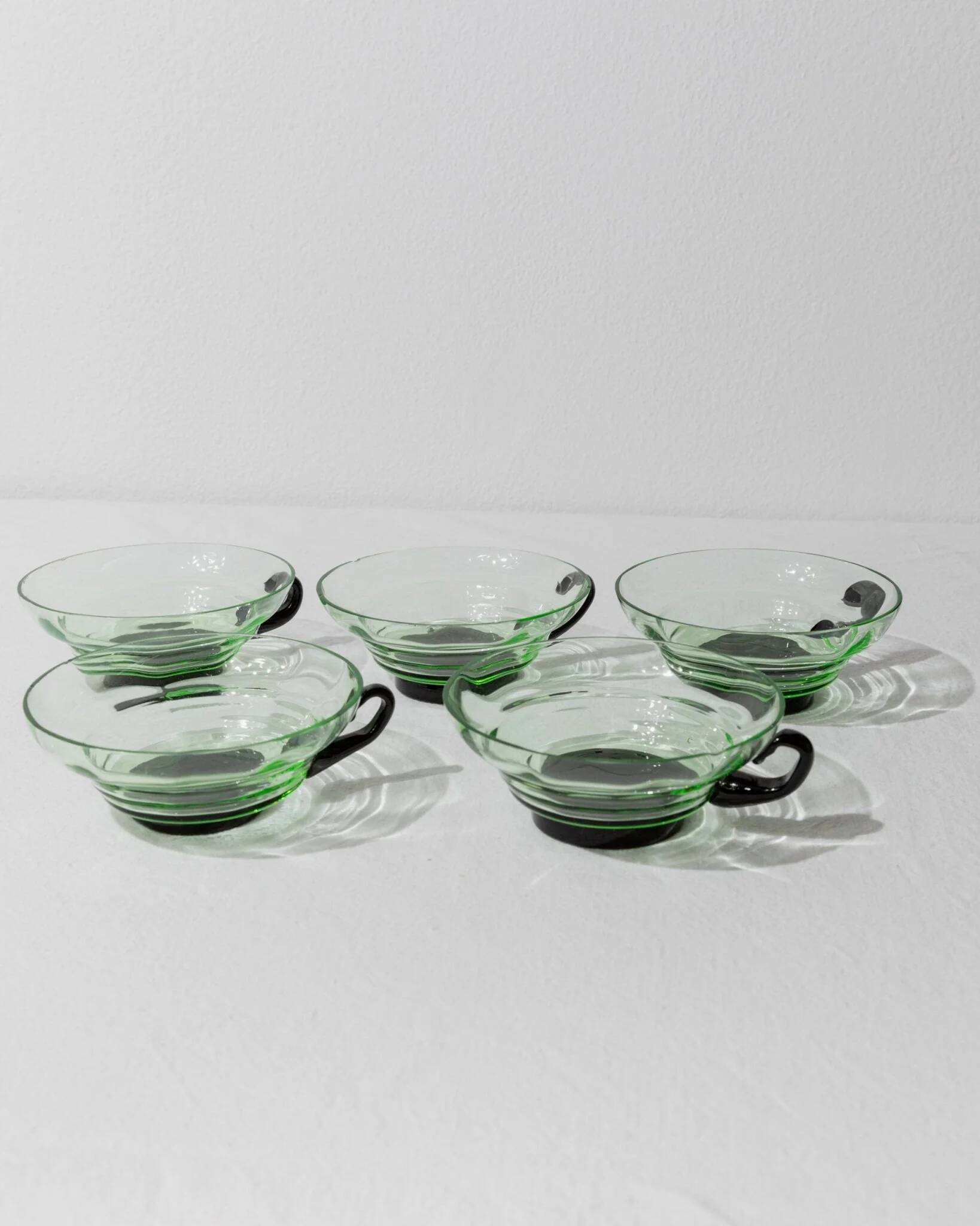 5 Vintage Murano Glass Drinking Glasses in Green and Black Uranium Glass – 1940s Italian Retro Tea & Cocktail Glasses