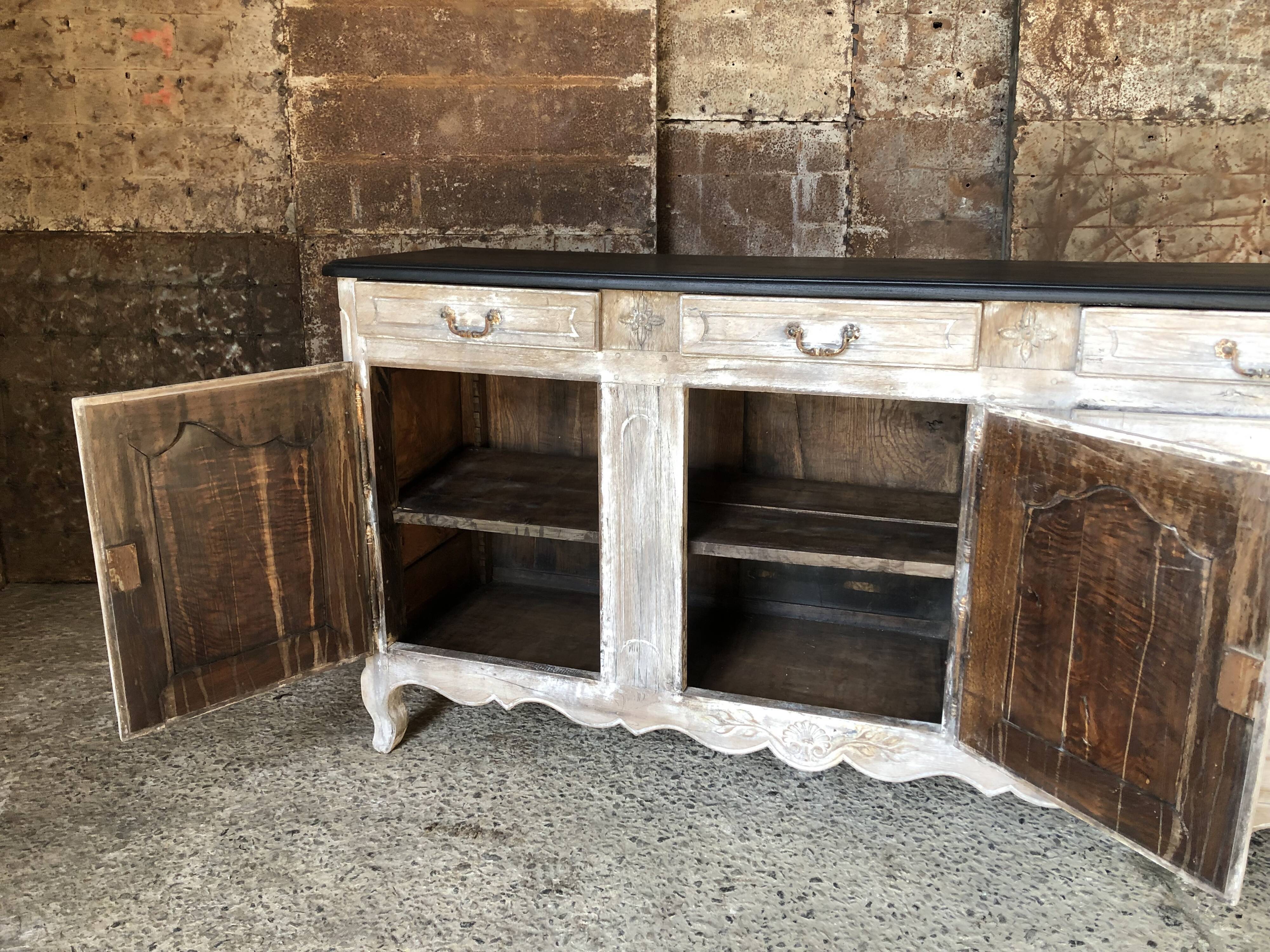 Buffet de style Louis XV