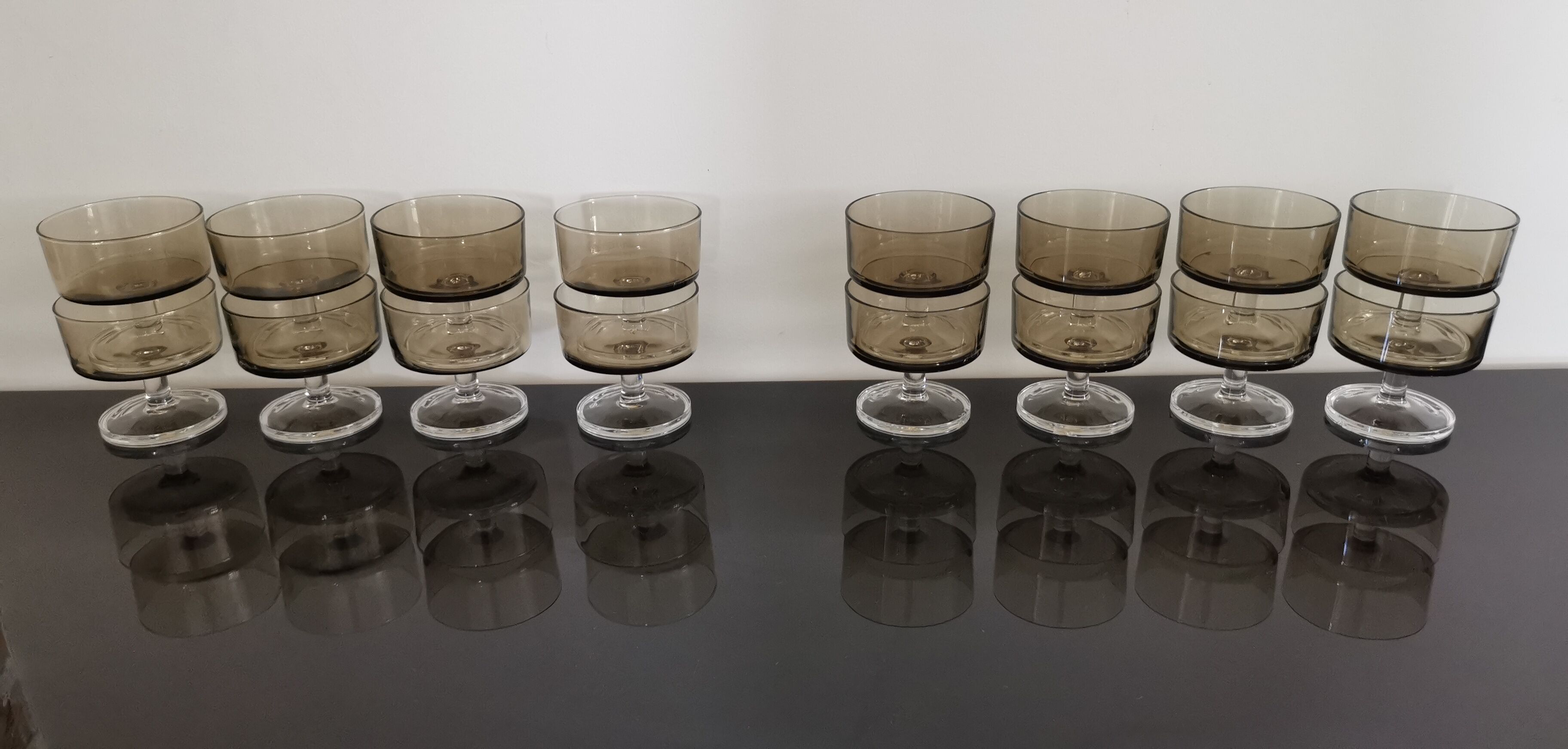 Set of 8 glasses of cavalier Luminarc smoked vintage 70'S champagne