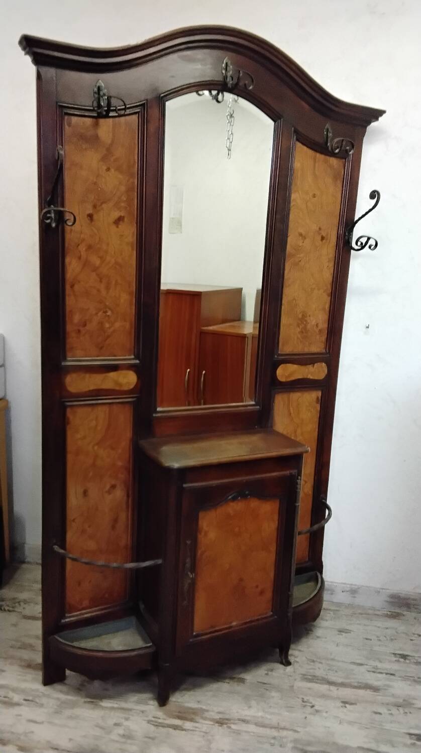 Large antique entrance cloakroom