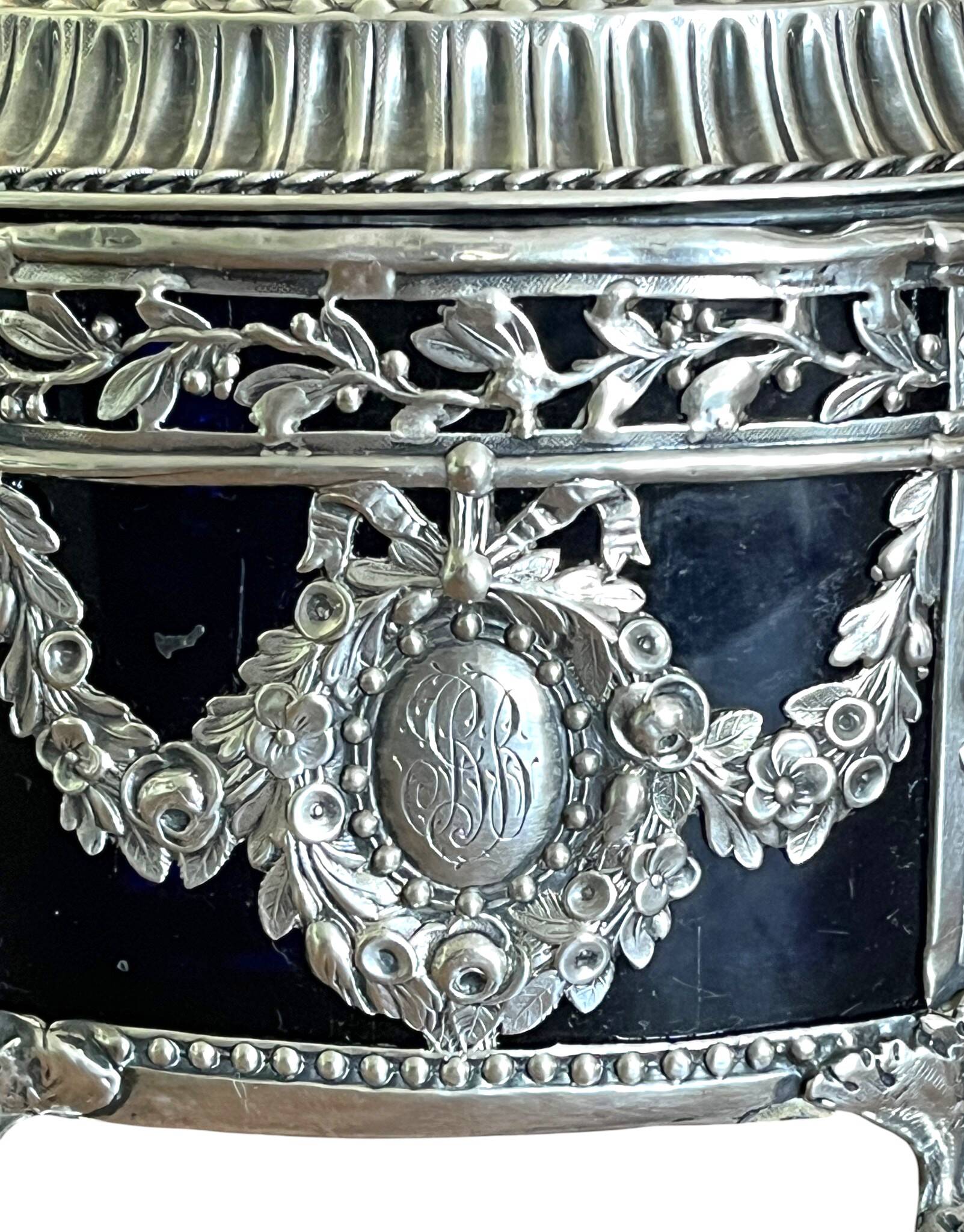 Silverware, sugar bowl in silver Louis XVI style, hallmarks late 18th century.