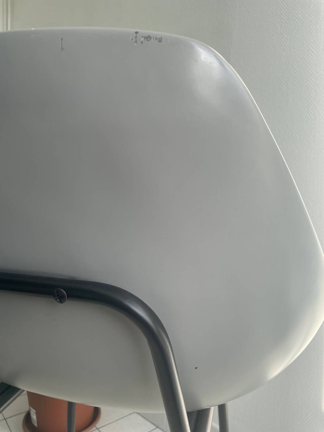 Pierre Guariche shell model chair