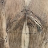 Lit ancien en bois brut