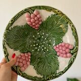 Drainer and plate in old slip old 1960s decoration cluster of reason and vine leaves