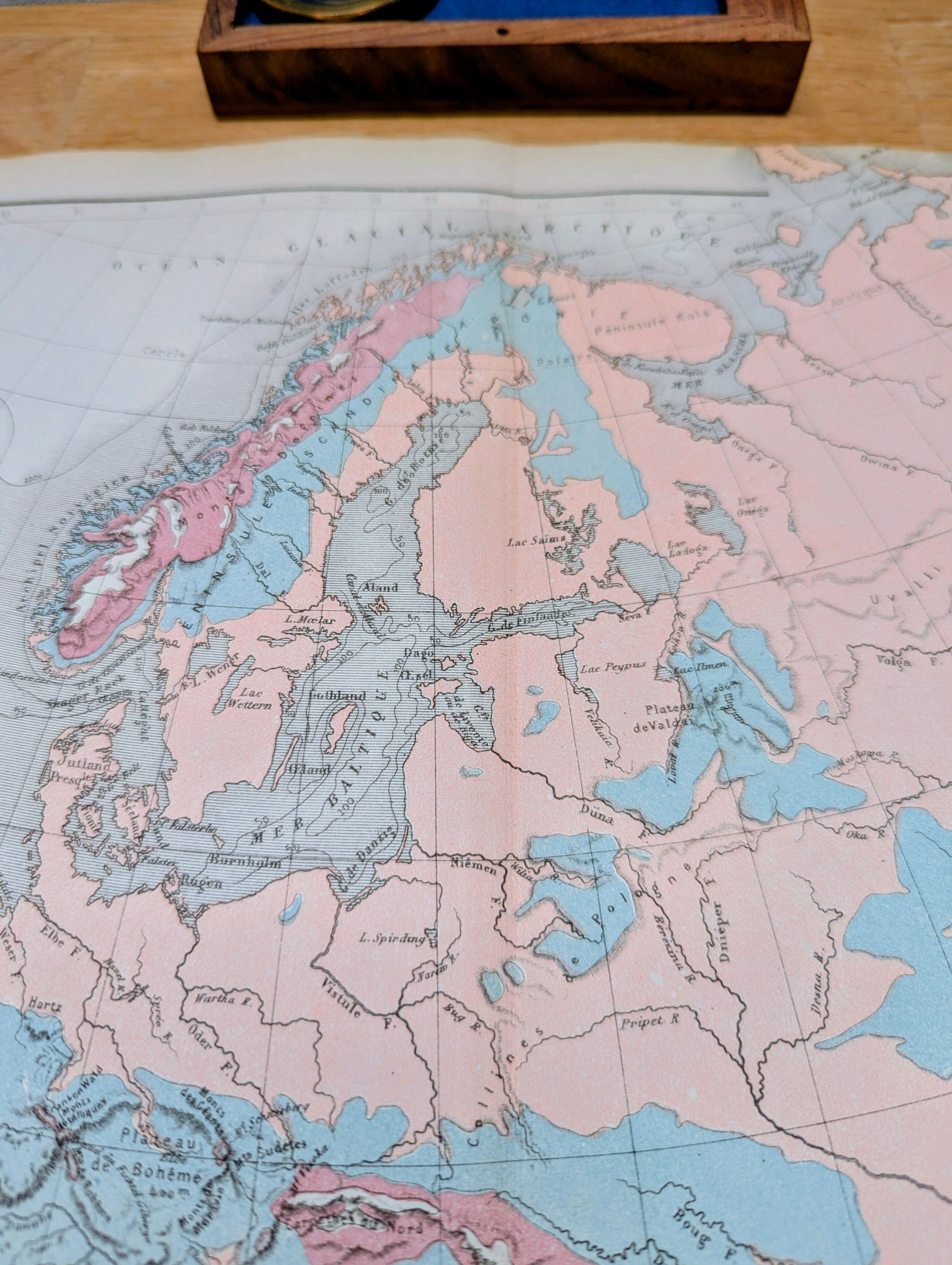 Europe and its reliefs, original map printed in 1879.