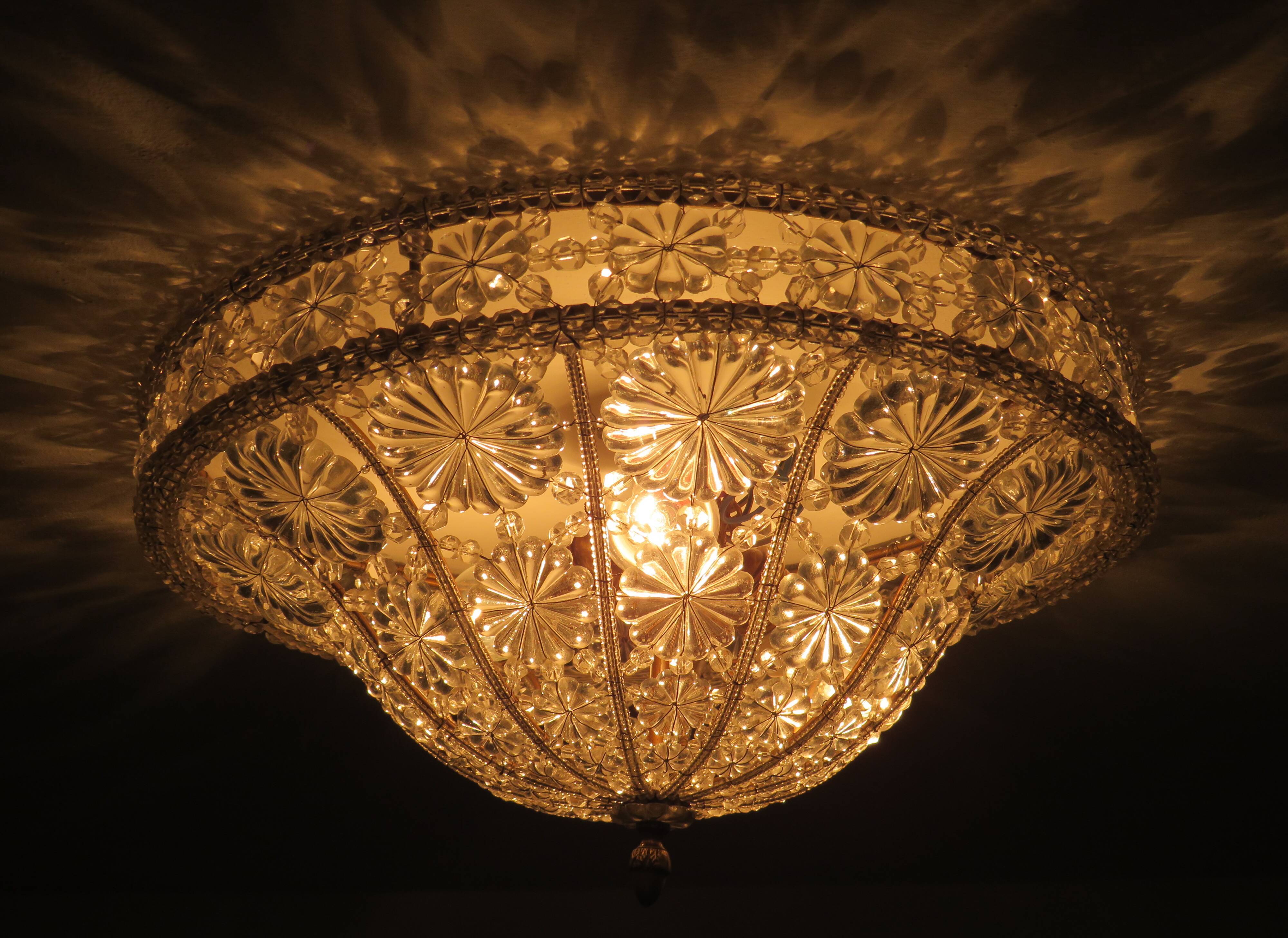 Murano's 1950s ceiling light