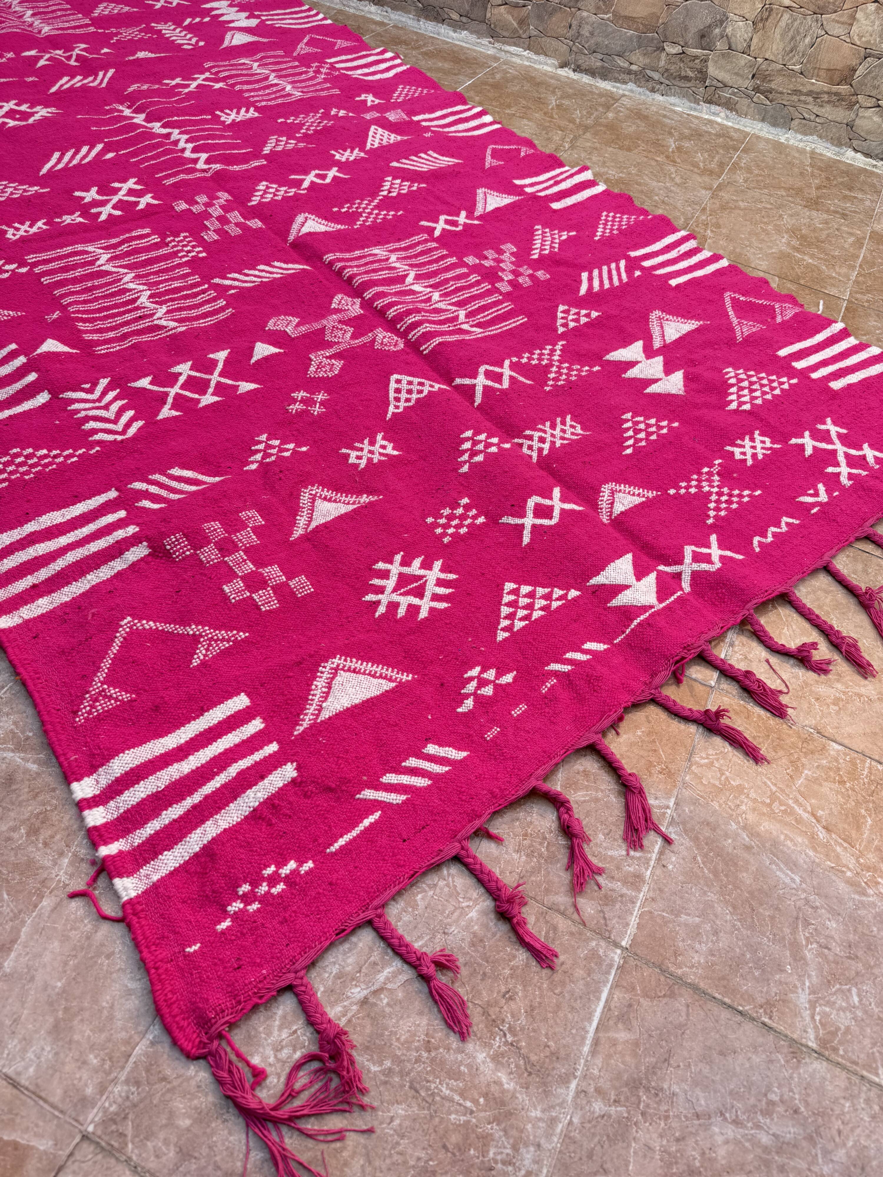 Handmade wool Berber rug – Bohemian pink Moroccan kilim