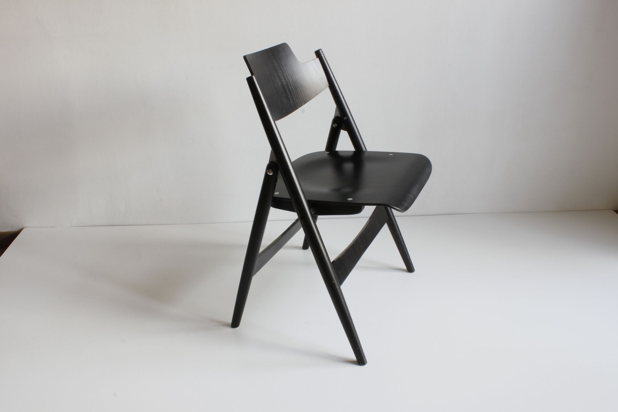 Wooden folding chairs SE18 by Egon Eiermann for Wilde & Spieth, Germany 1952.