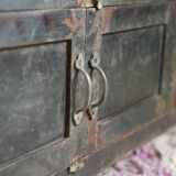 Low storage cabinet