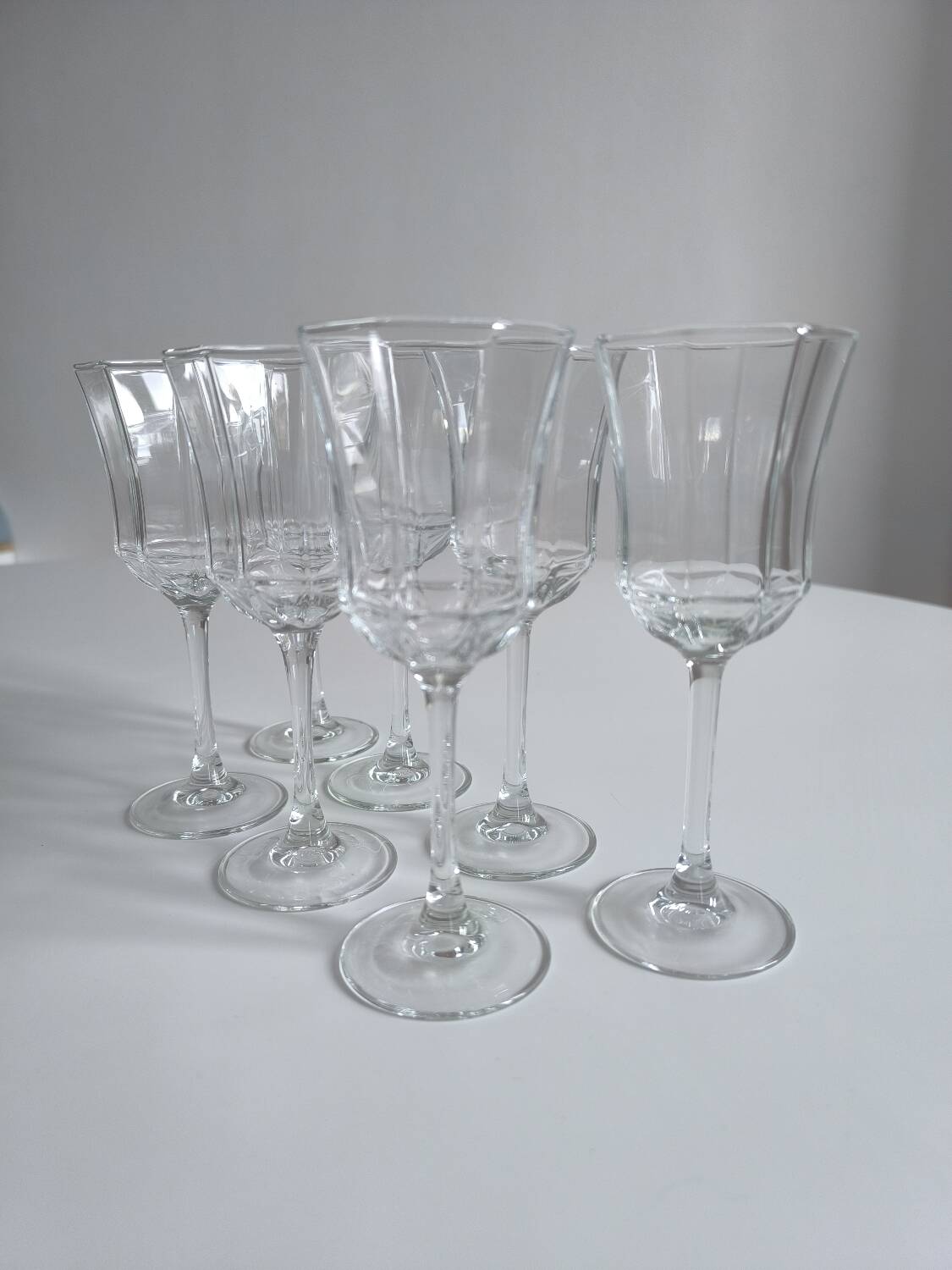 Set of 7 Luminarc stemmed glasses