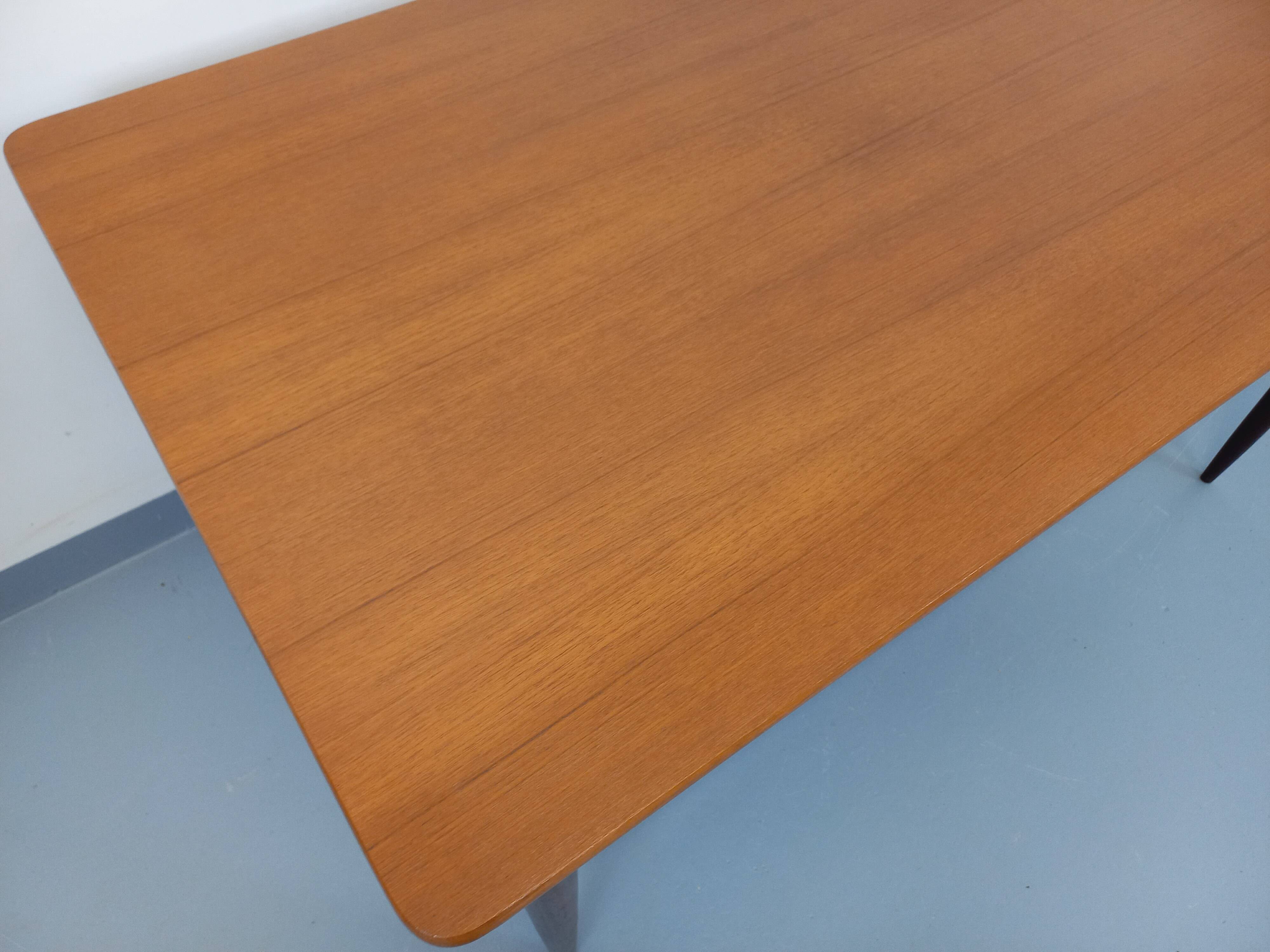 Table à manger rectangulaire style scandinave vintage des années 50 60 teck