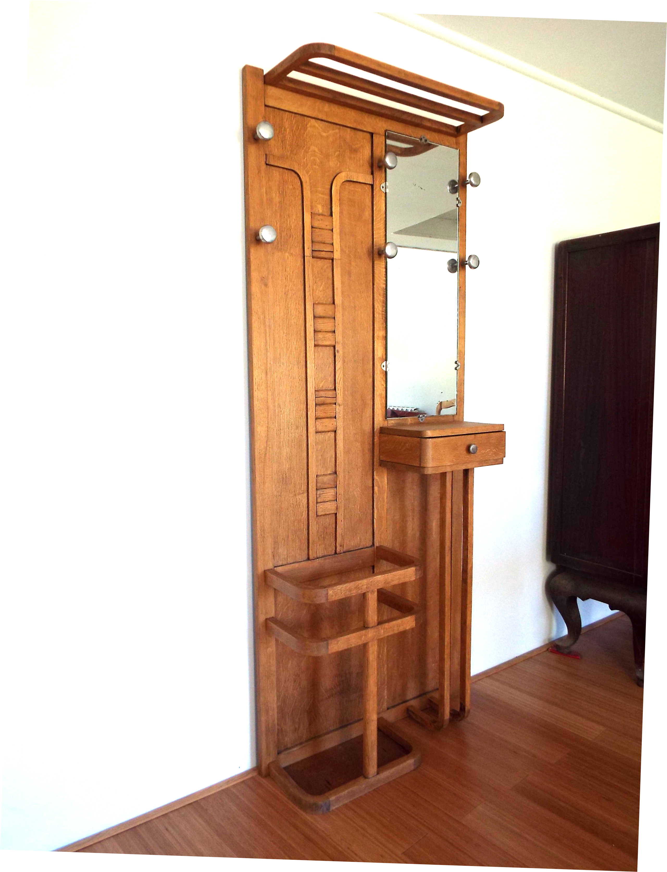 Entrance cloakroom coat rack