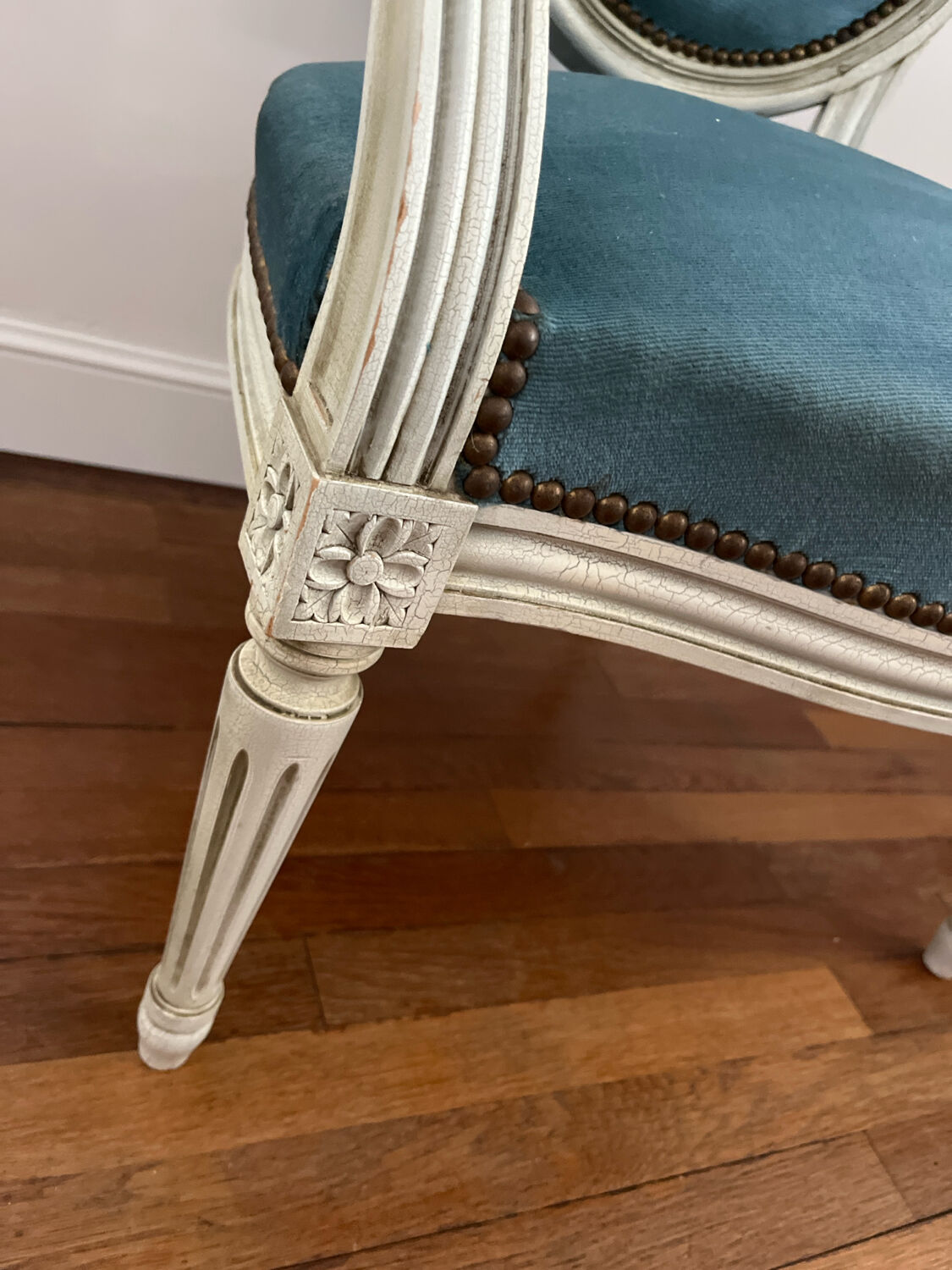 Blue velvet medallion armchair in Louis XVI style