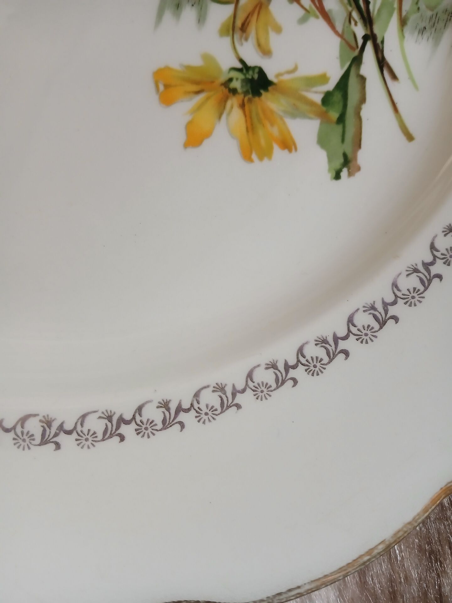 2 antique round plates