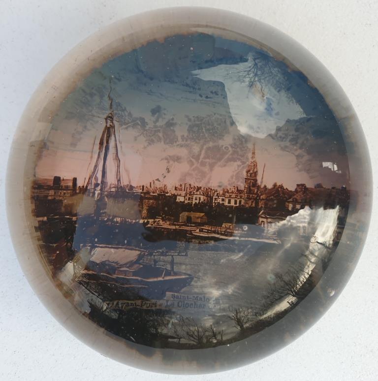 Crystal paperweight Saint-Malo vintage 1900