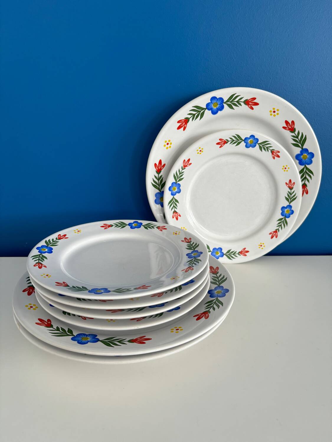 Set of 3 flat plates and 5 dessert plates with flower decoration, Tulowice Poland
