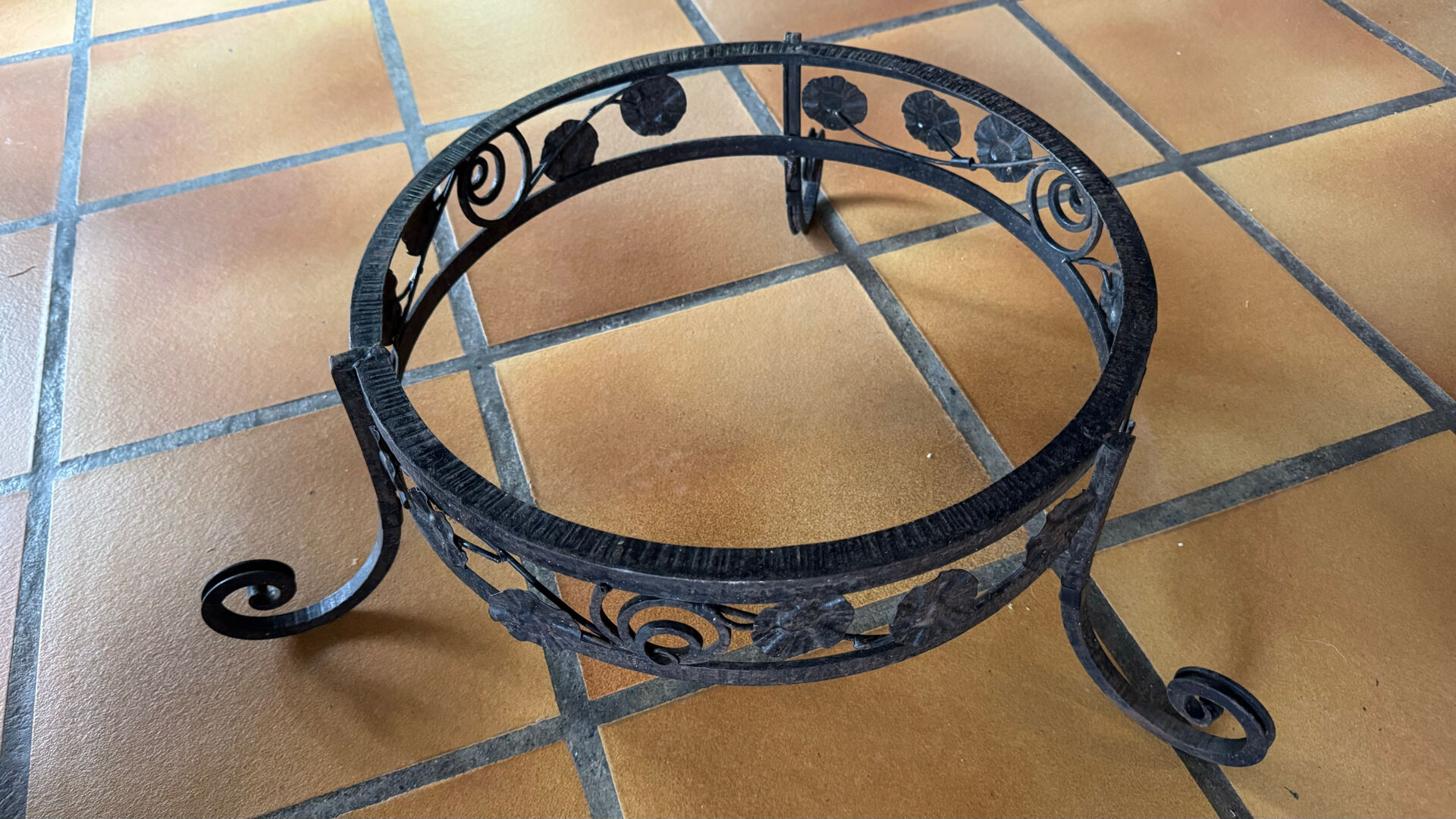 Art Deco ceiling light with wrought iron support