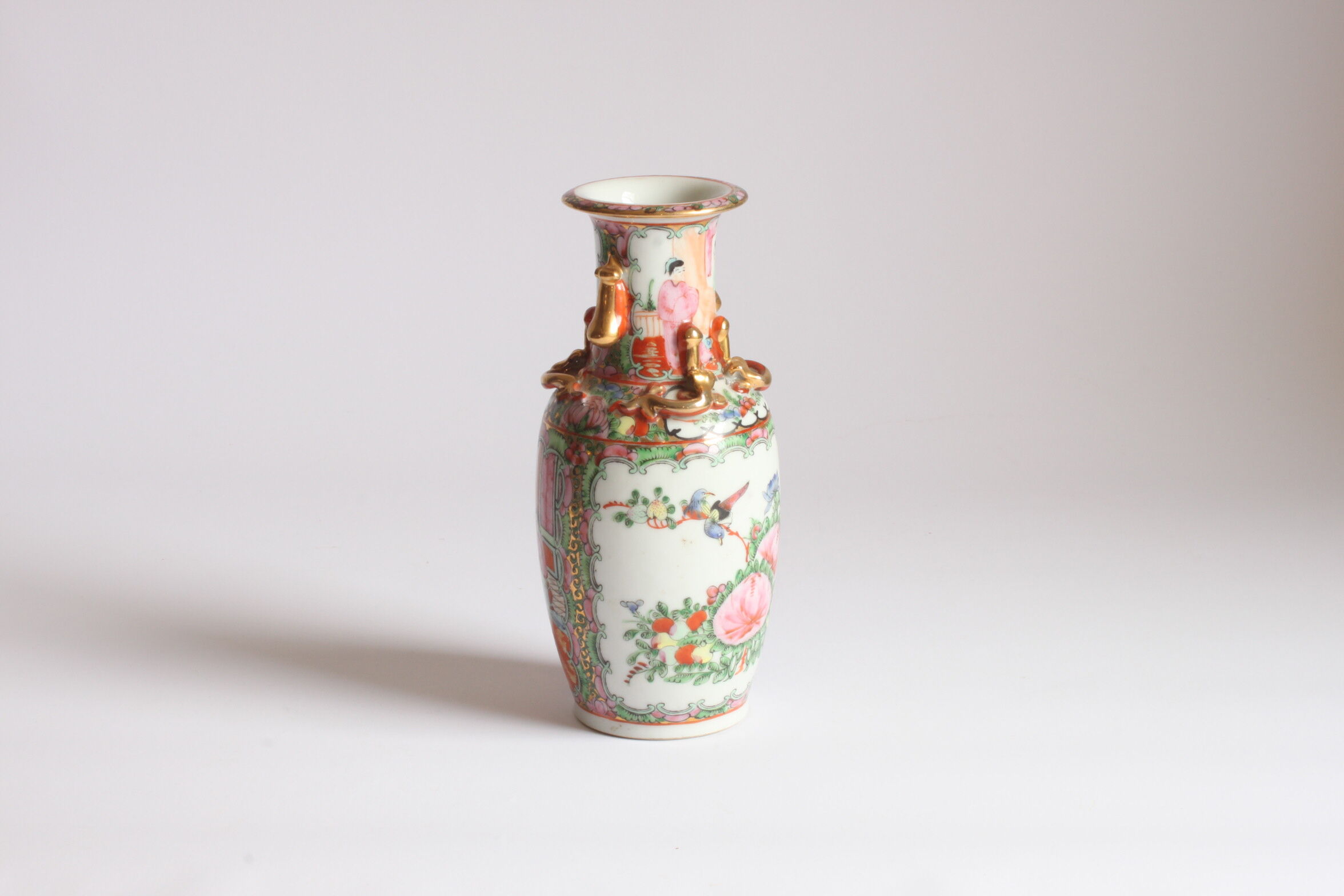 Chinese Canton rose medallion vase, 19th century