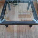 Table basse en métal et verre