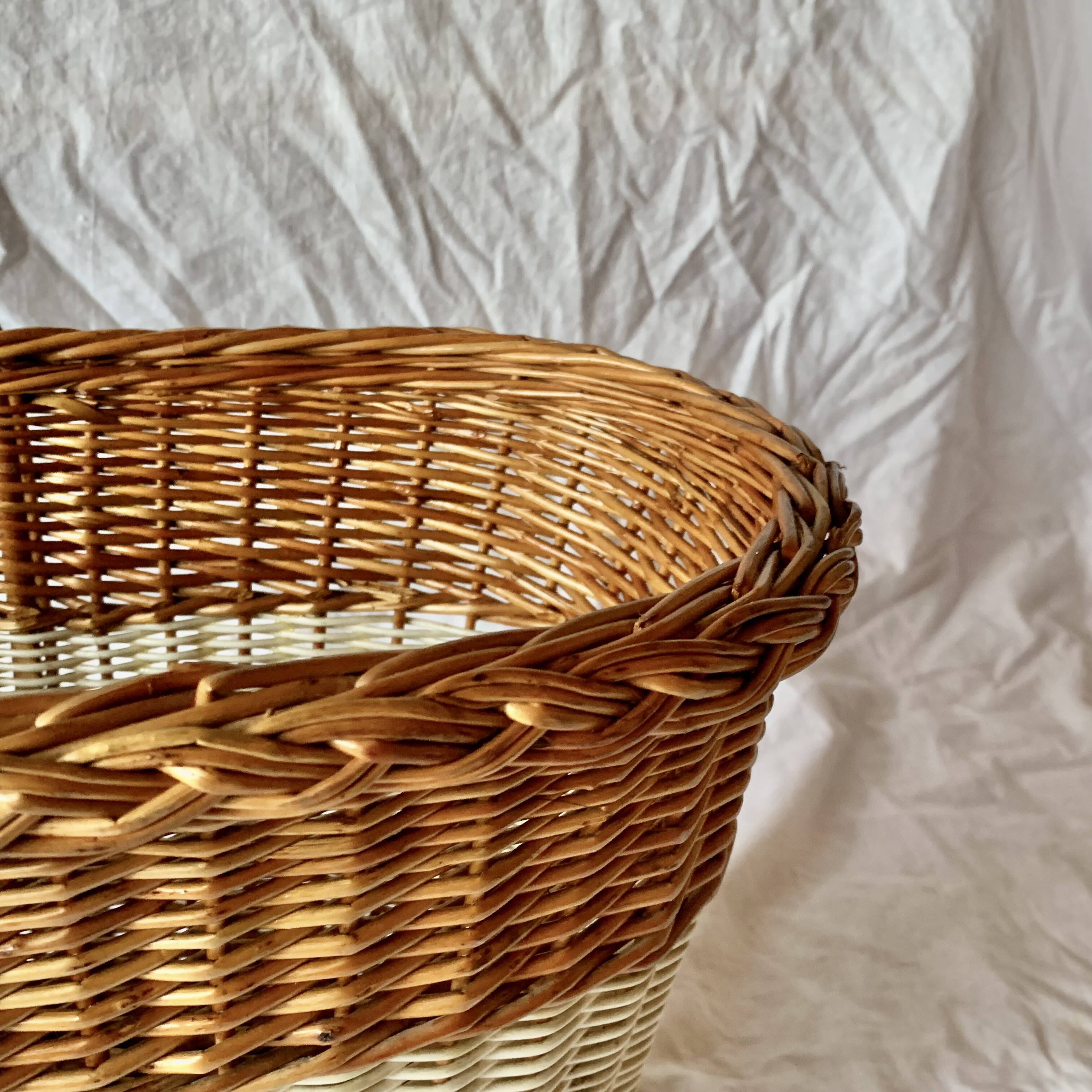 Vintage wicker and scoubidou basket