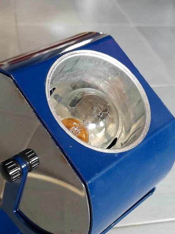 Lampe en tôle pliée 1970