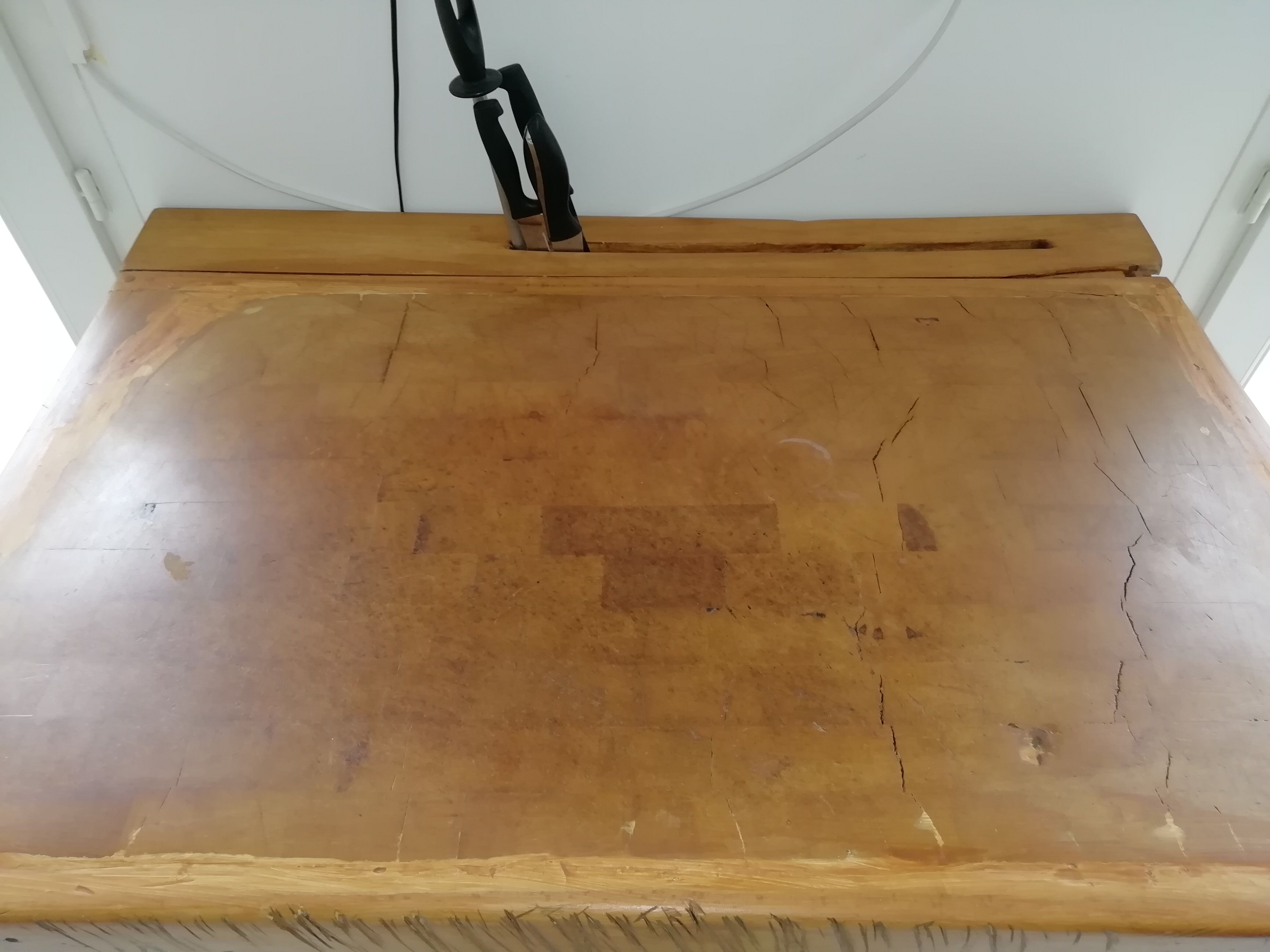 Former butcher's log 50