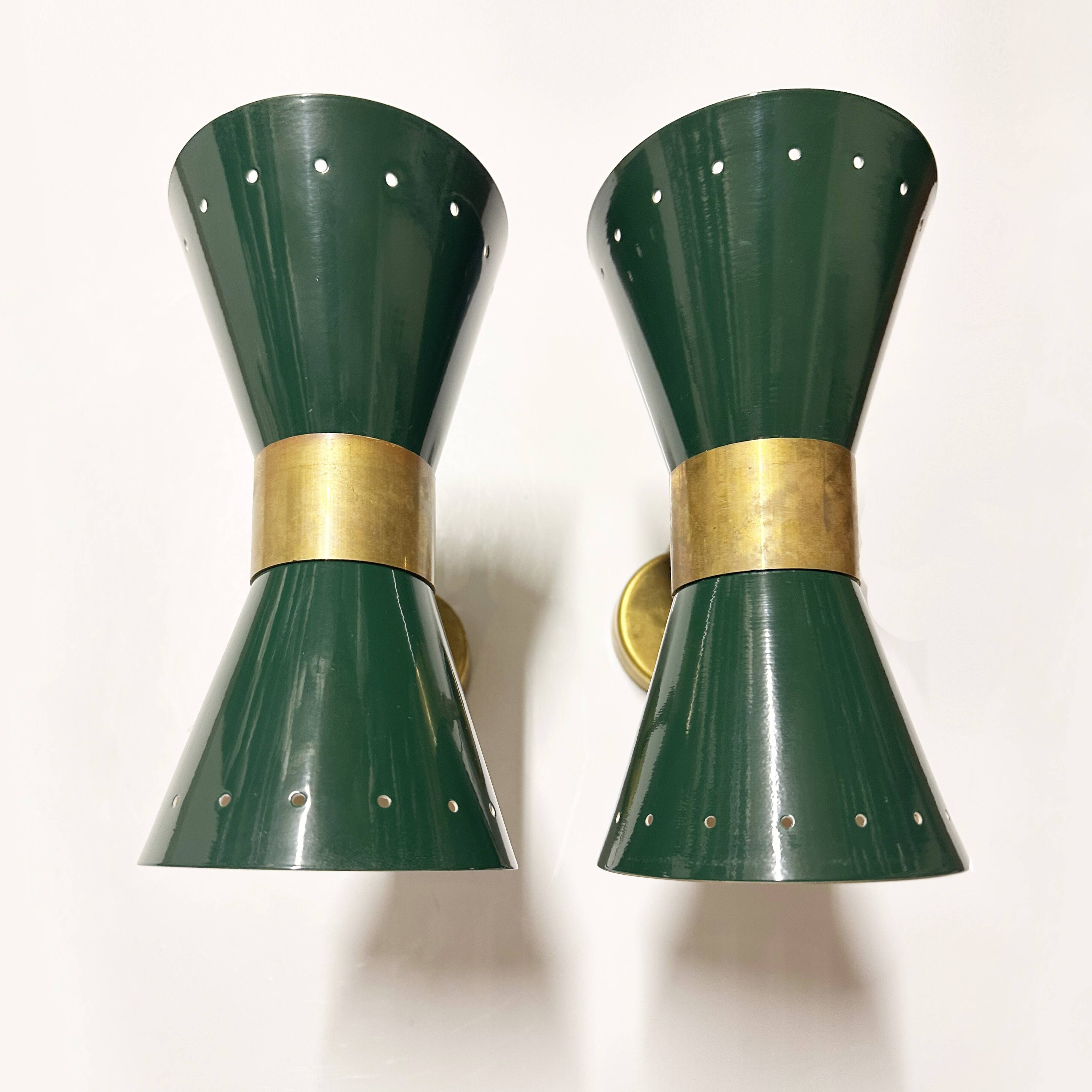 Pair of Italian diabolo wall lights, design 1950.