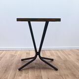 Industrial pedestal