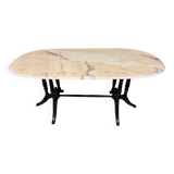 Angleterre XXeme : Grande table en marbre avec piètement laqué noir