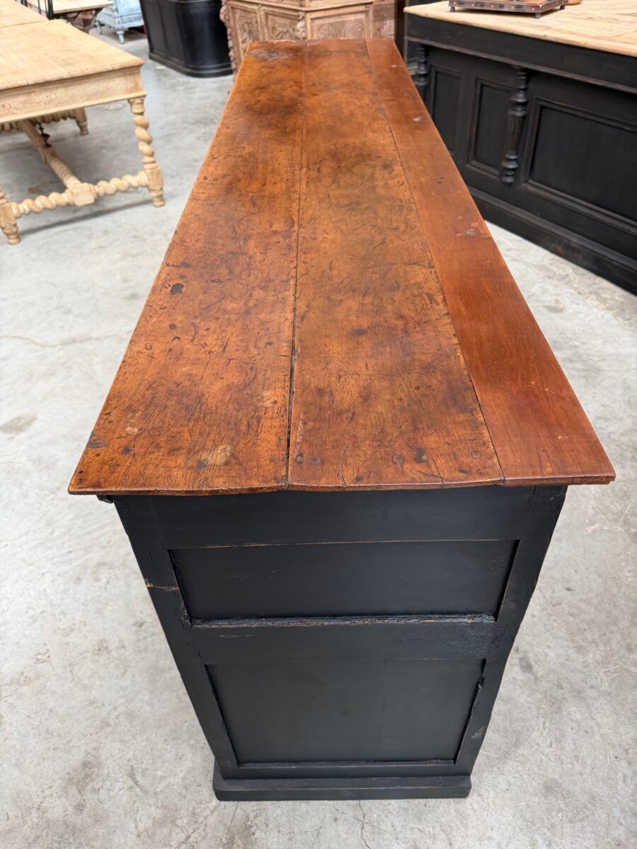 Trading counter early 20th century